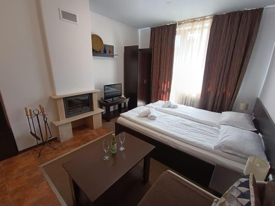 Студио В Хотел Мария Антоанета Bansko Exterior foto